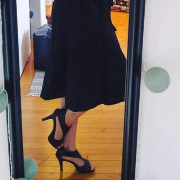 ⚡️SALE⚡️Black Leather Cutout Perforated Platform Heels - Picture 2 of 6